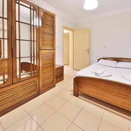 Ekici Suites 2*