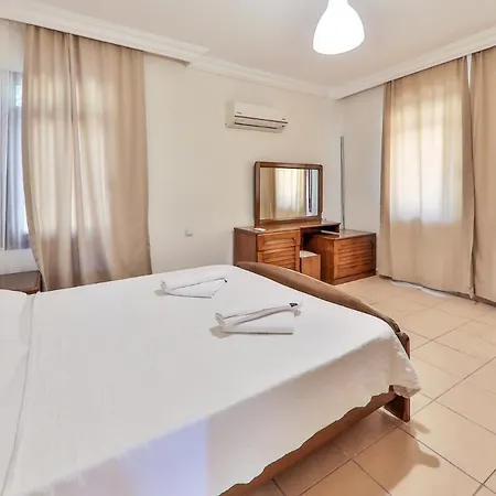 Ekici Suites קס